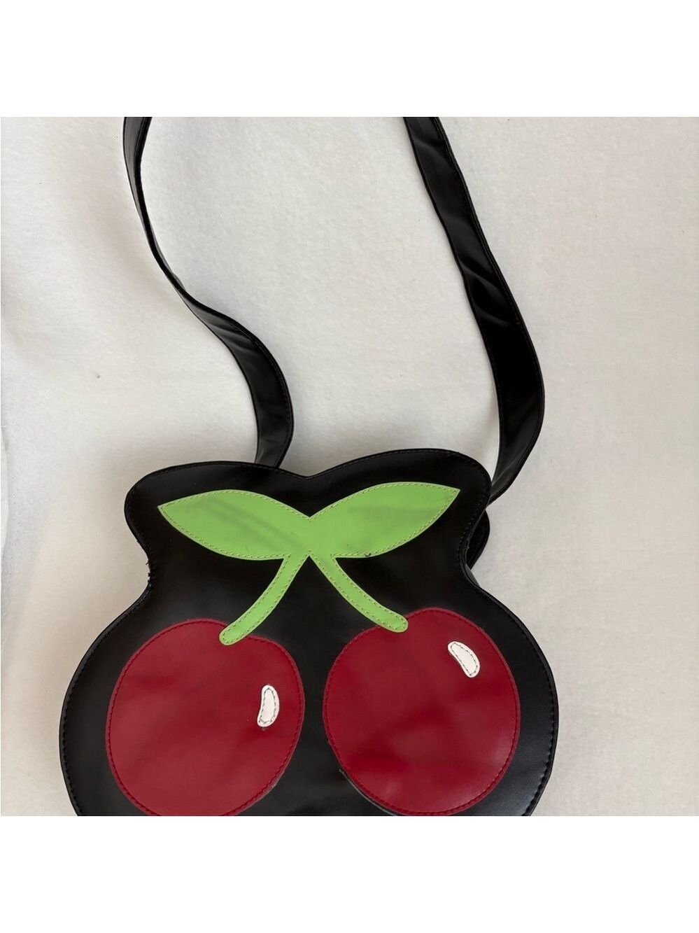 Vintage Loungefly Red Cherry Faux Leather bag - Picture 3 of 5